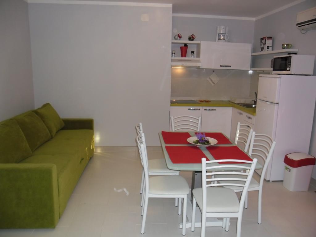 Apartments Jerine Tribunj (Sibenik-Knin) Quarto foto